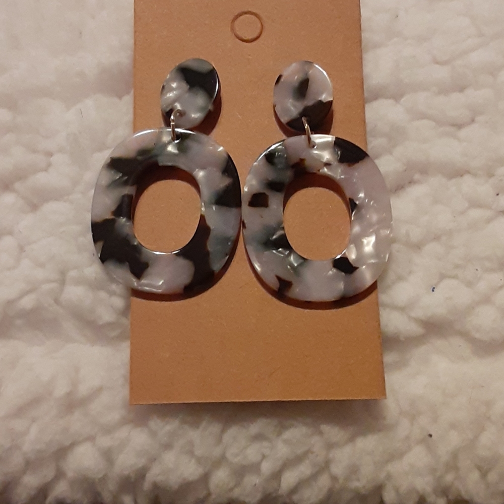 Dangle earrings 2/$10